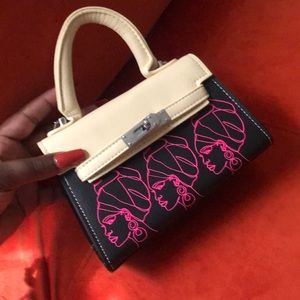 Black and beige “Kelly”